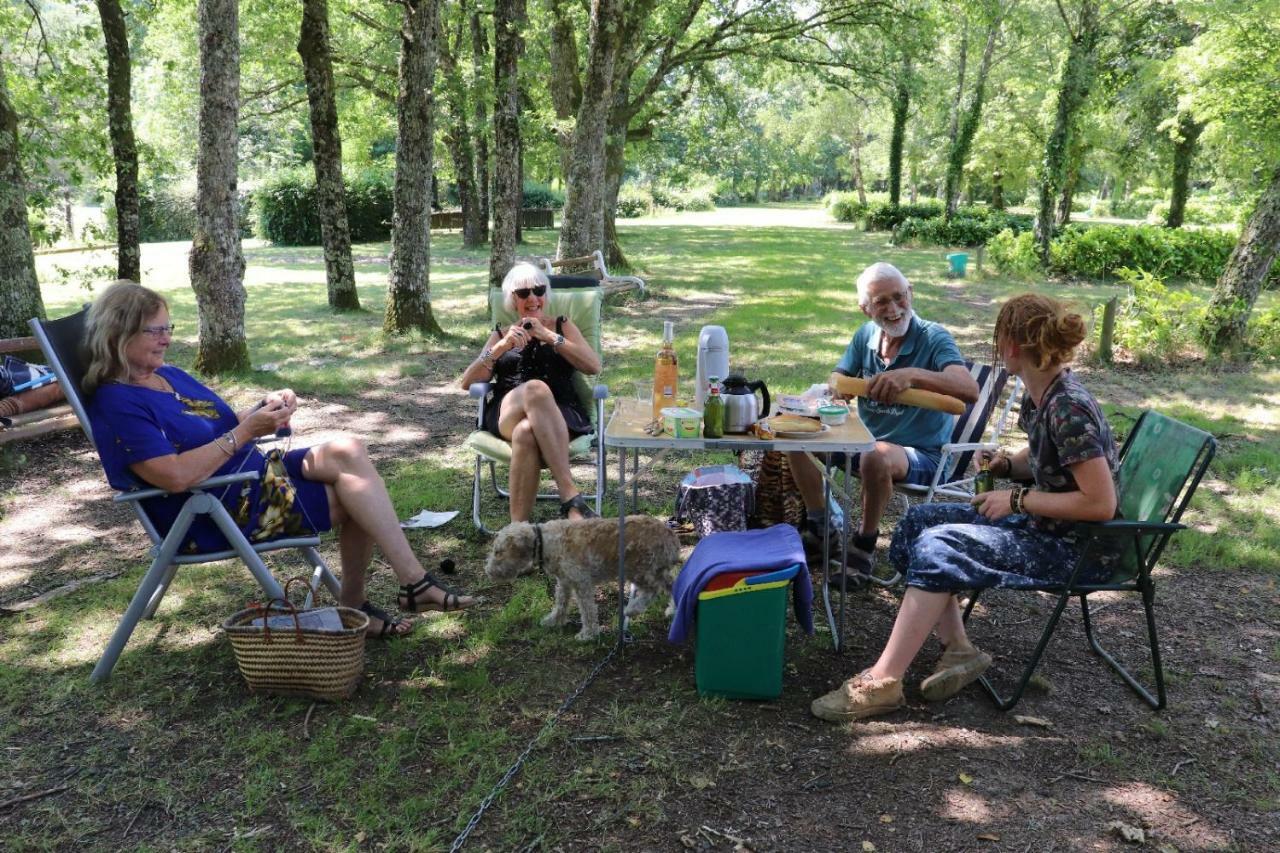Camping De Ladignac Le Long Bel Air Esterno foto