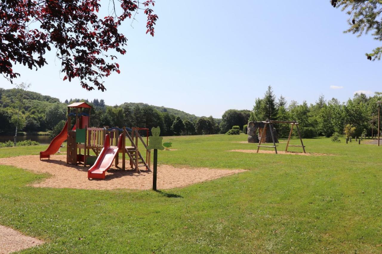 Camping De Ladignac Le Long Bel Air Esterno foto