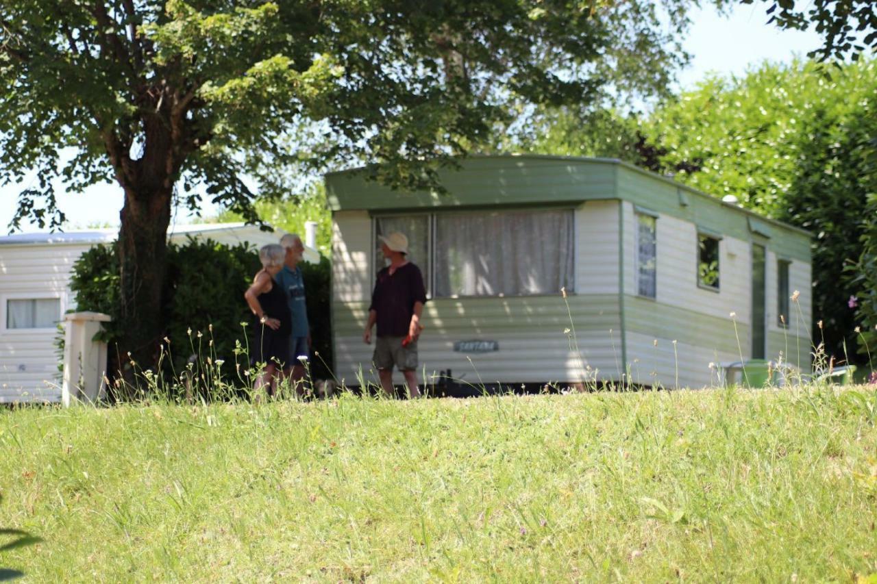 Camping De Ladignac Le Long Bel Air Esterno foto